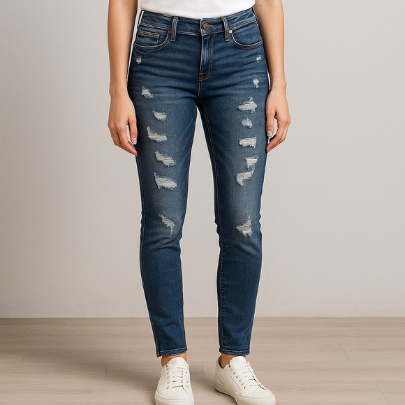Aeropostale Women’s Distressed Skinny Jeans Blue Size 29/30 Mid Rise - Picture 1 of 7